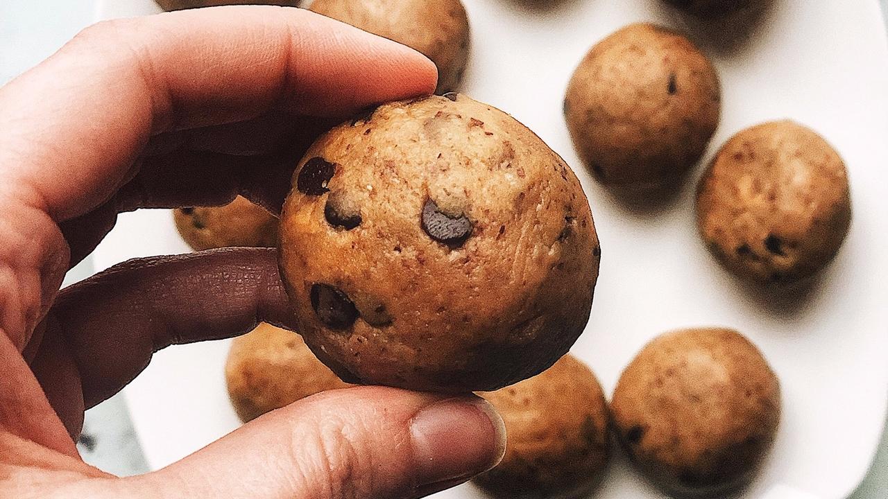 Read more about the article 5- Ingredient Almond Butter Cookie Dough Bites