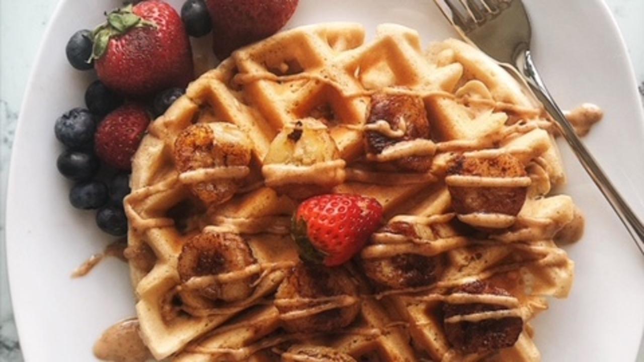 You are currently viewing Caramelized Banana Protein Waffles with Almond Butter