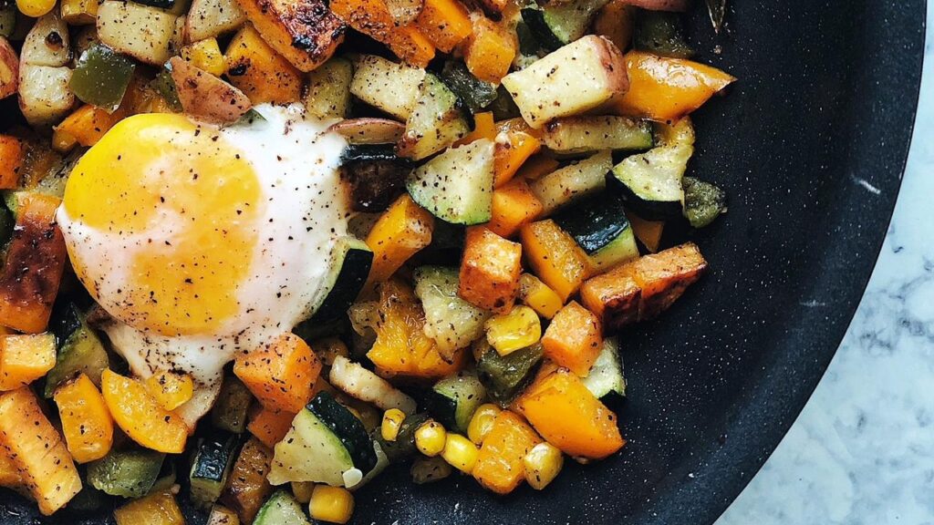 Healthy Veggie Hash | Fit Mama in 30