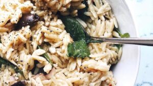 Read more about the article Spinach Orzo Salad